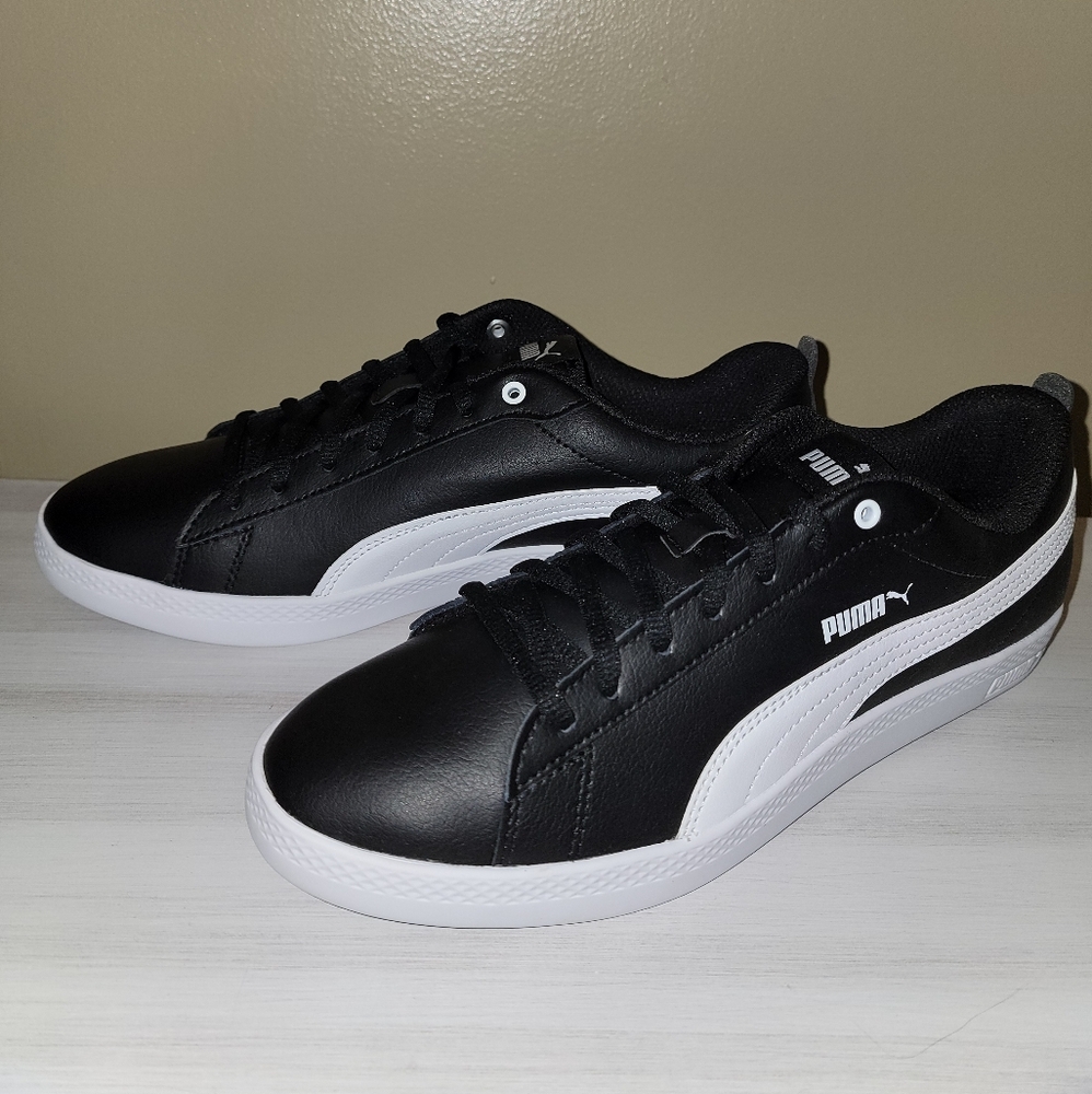 Women's NEW Puma Smash Leather Sneakers Sz 9.5